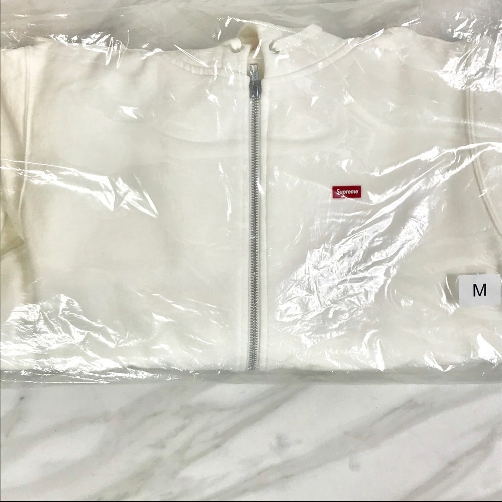 ❌SOLD❌ Supreme Small Box Logo Hoodie White/Ivory - Picture 2 of 6